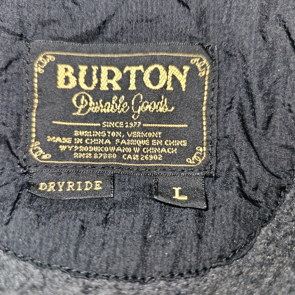 Burton zip up sweater Large but feels a bit smaller more like a medium - Picture 9 of 16
